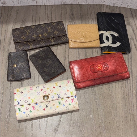 Flawed Designer Project Wallet Bundle Vintage Chanel Louis Vuitton Chloe